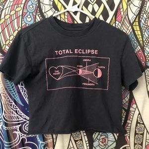 total eclipse cropped t-shirt